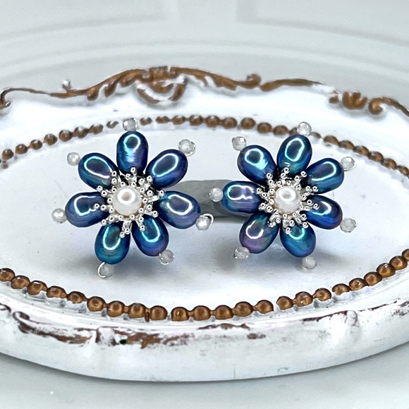 Pearl Jewelry - Handmade Freshwater Peacock 🦚 Pearl Flower 🌺 Stud Earrings S925 SS Posts